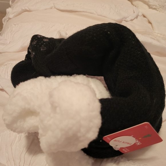 Sherpa Black and White Booties - Picture 2 of 5